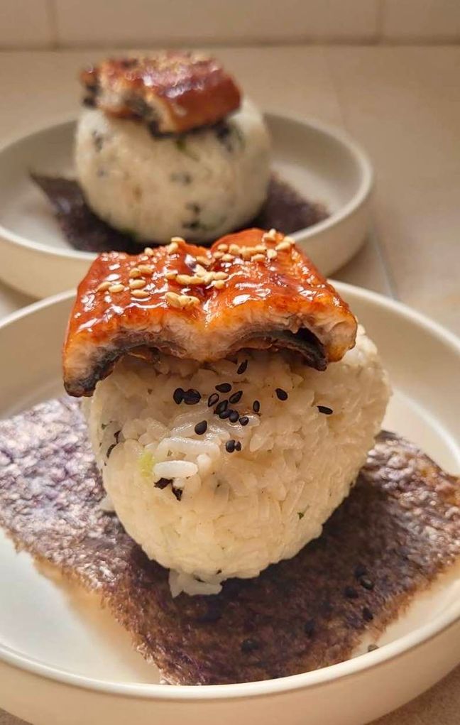 Plates of eel onigiri